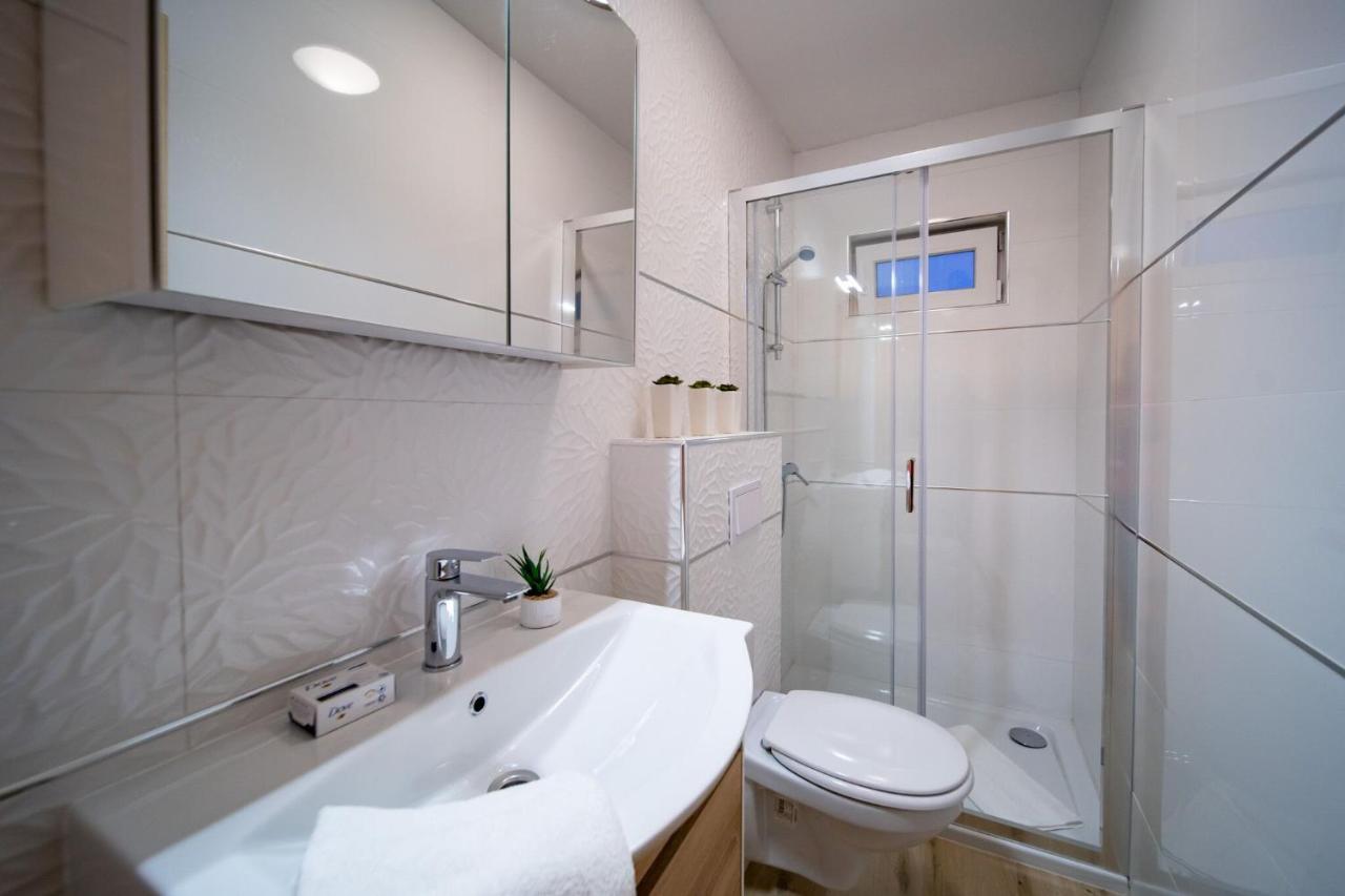 Apartments Arbis Lopar Εξωτερικό φωτογραφία