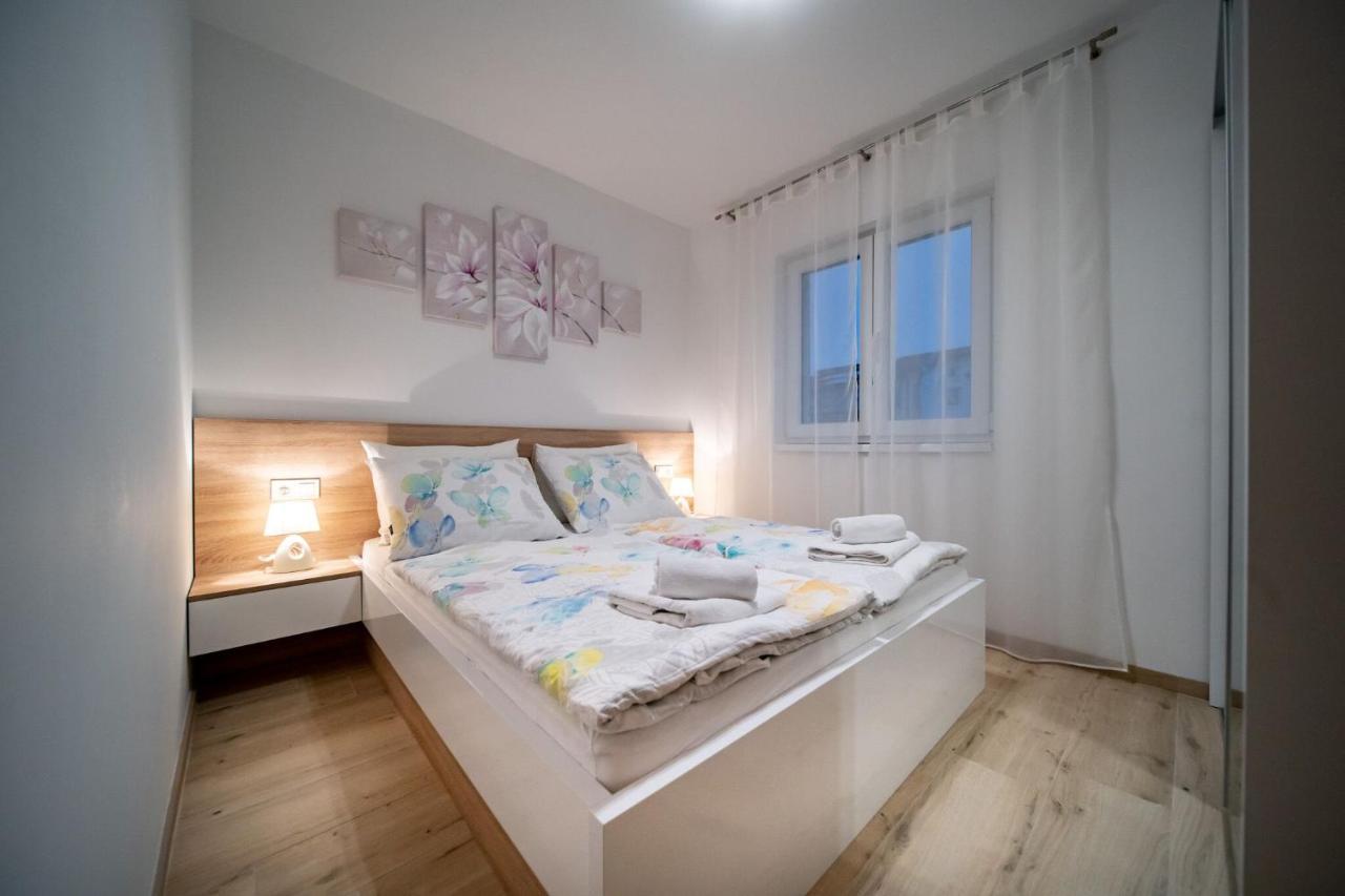 Apartments Arbis Lopar Εξωτερικό φωτογραφία