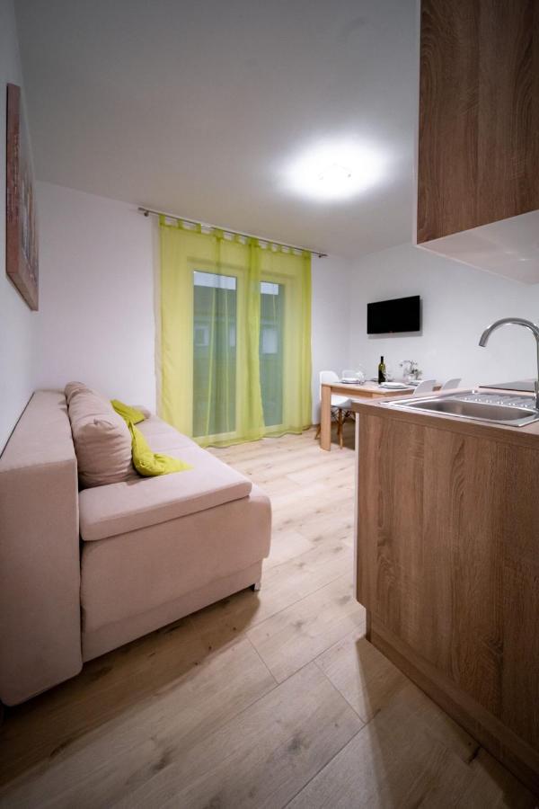 Apartments Arbis Lopar Εξωτερικό φωτογραφία
