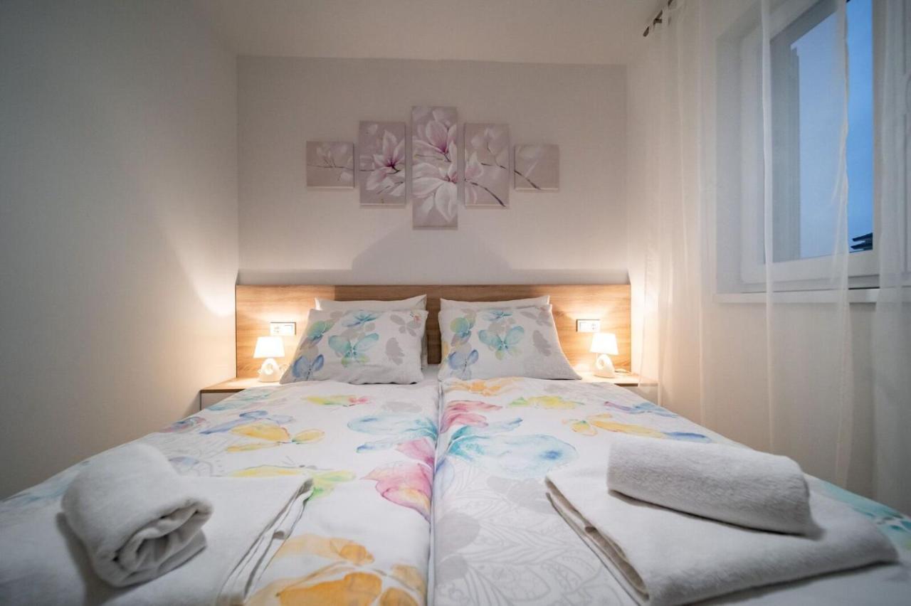 Apartments Arbis Lopar Εξωτερικό φωτογραφία