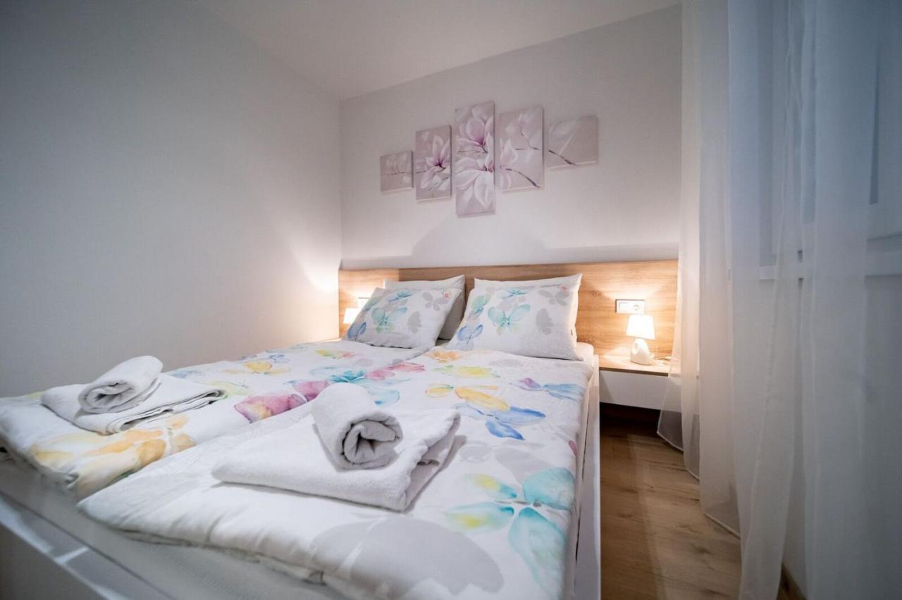 Apartments Arbis Lopar Εξωτερικό φωτογραφία