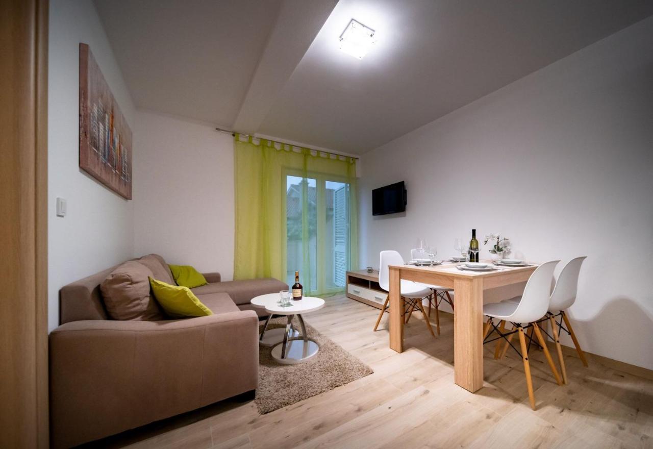 Apartments Arbis Lopar Εξωτερικό φωτογραφία