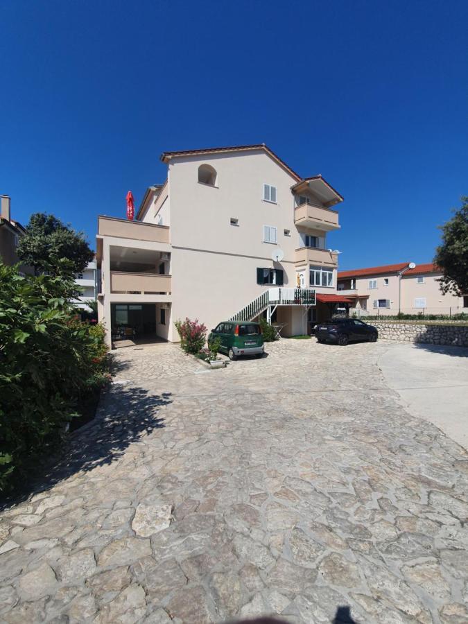 Apartments Arbis Lopar Εξωτερικό φωτογραφία