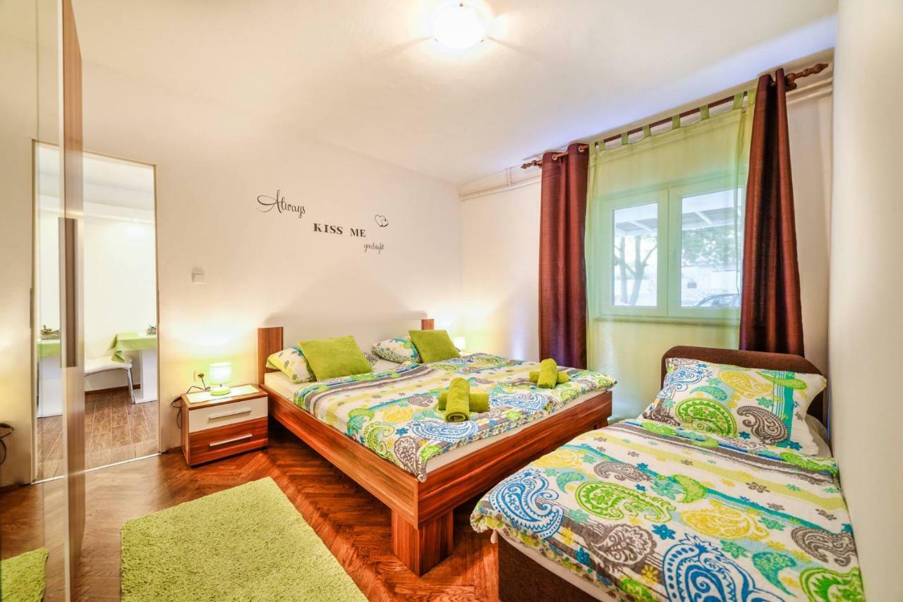 Apartments Arbis Lopar Εξωτερικό φωτογραφία