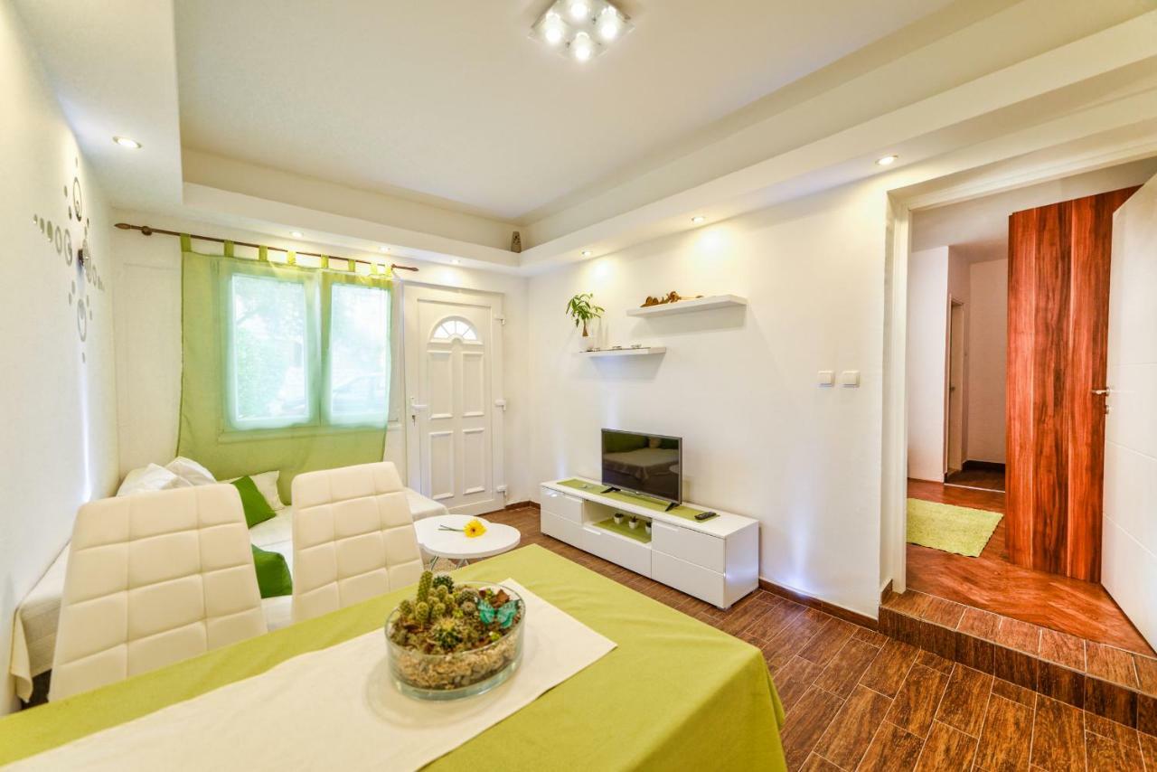 Apartments Arbis Lopar Εξωτερικό φωτογραφία