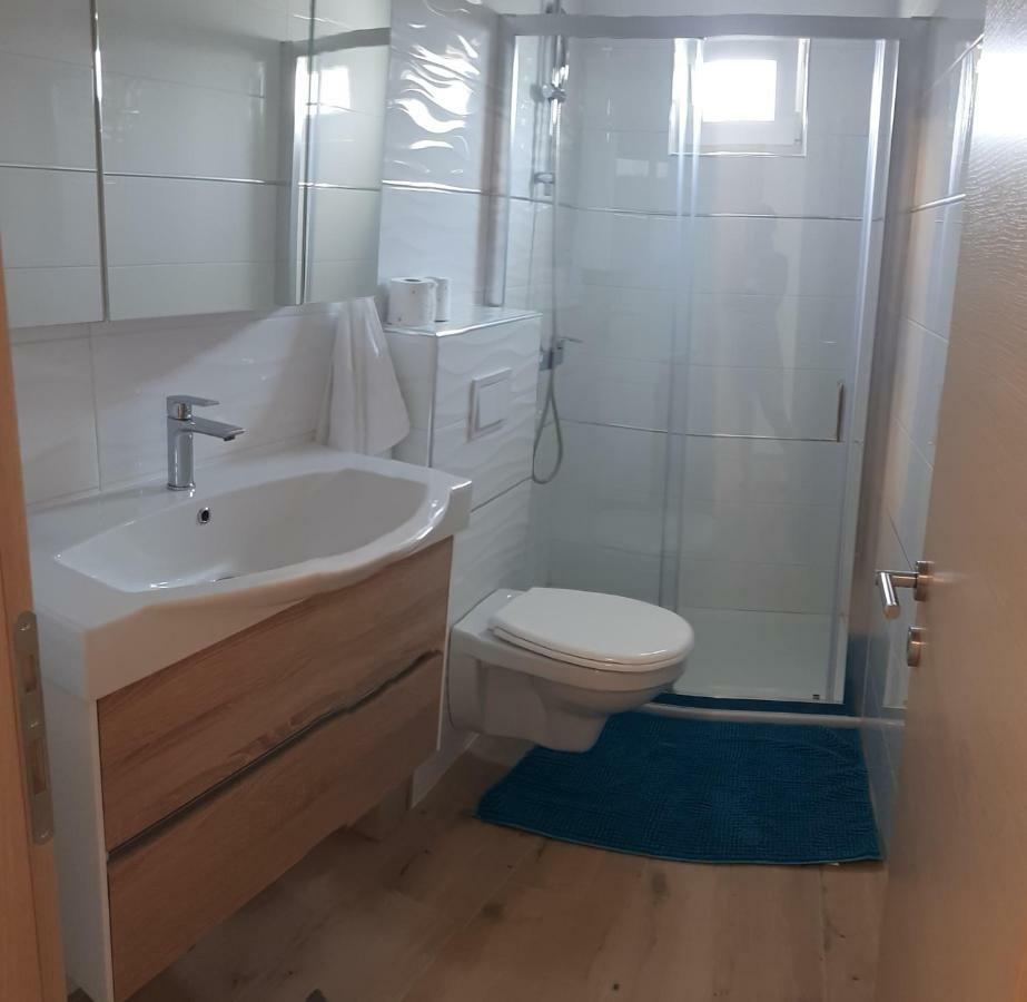 Apartments Arbis Lopar Εξωτερικό φωτογραφία