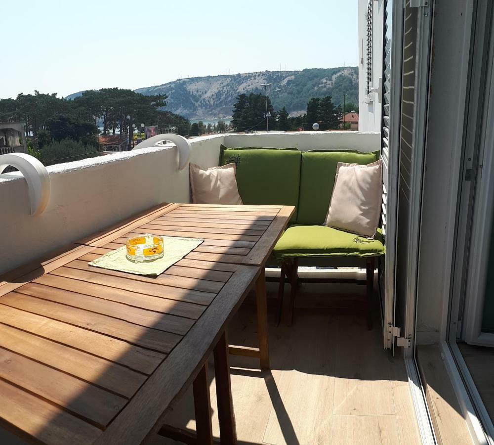 Apartments Arbis Lopar Εξωτερικό φωτογραφία